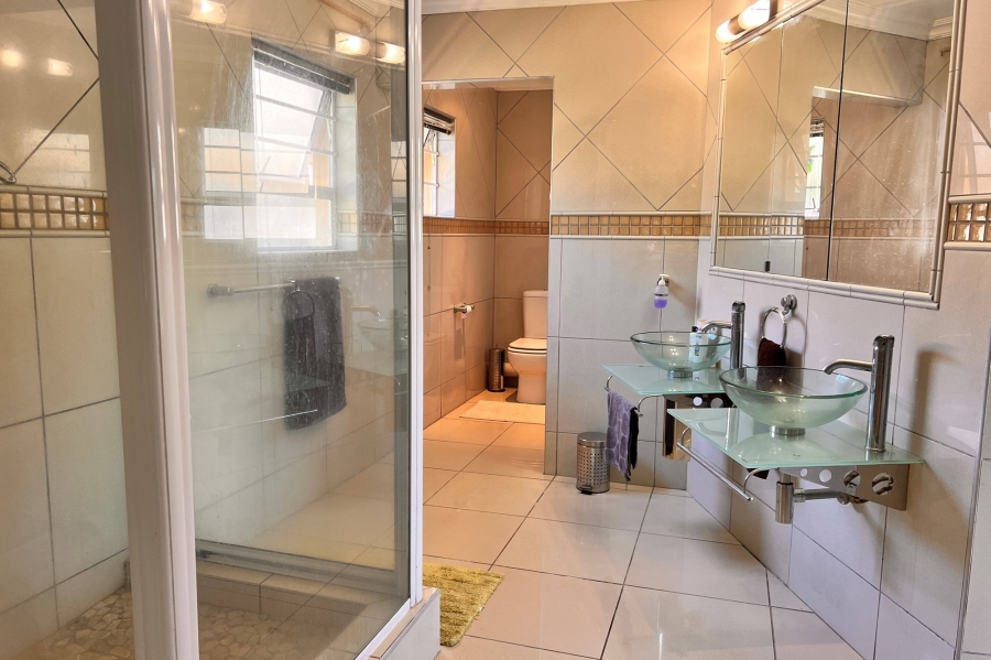 5 Bedroom Property for Sale in East London Rural Eastern Cape